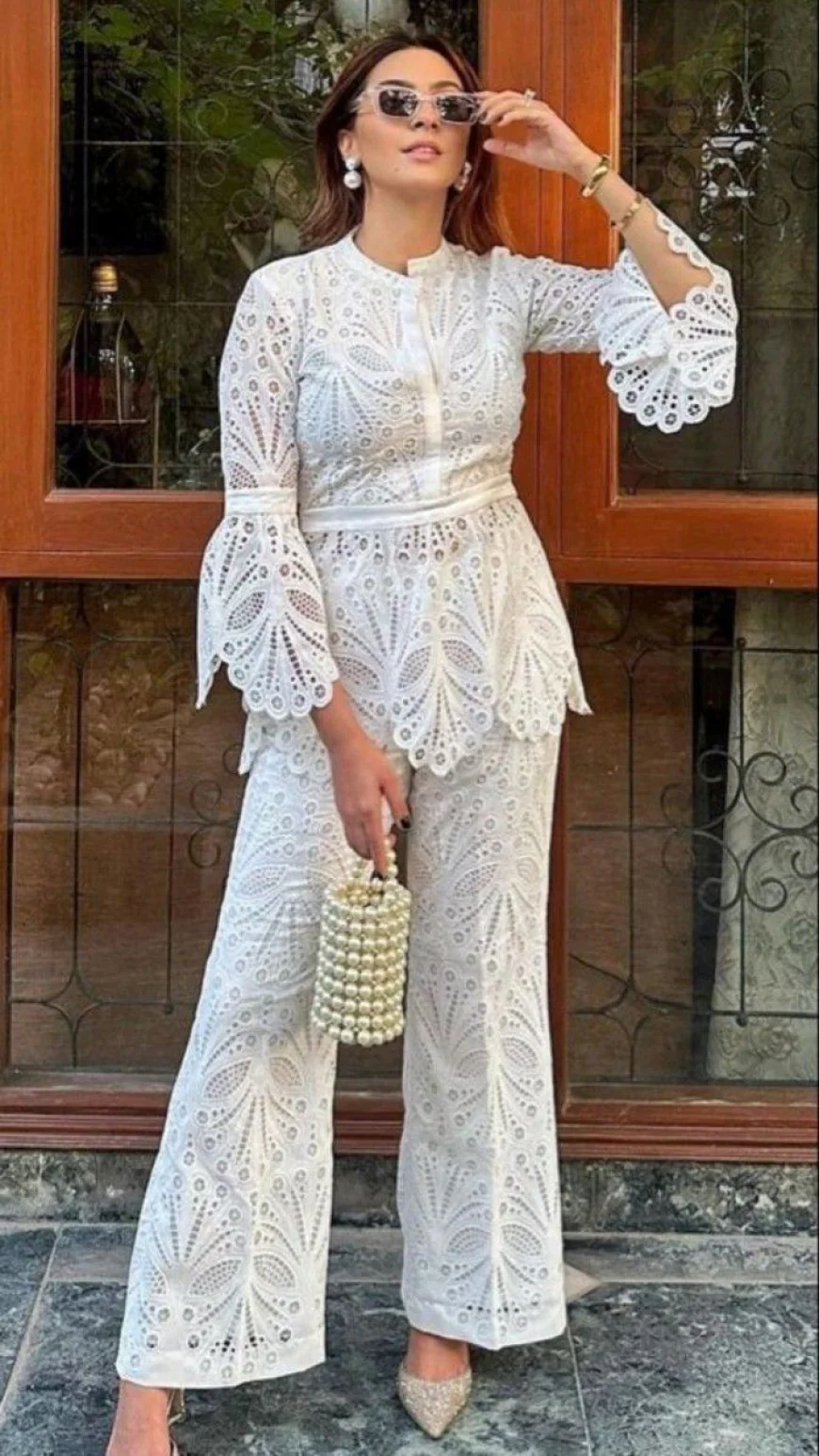 White Short Kurtis: Stylish Kurtas for Women, Best Prices